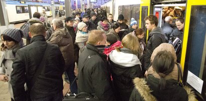 Masakra! Pociągi nabite po brzegi