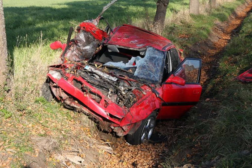 Tragedia na drodze! Dwie  osoby nie żyją! 