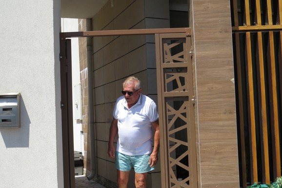 Pevaču nakon razvoda žena uzela DVE KUĆE I PEKARU: "Ja sam budala"