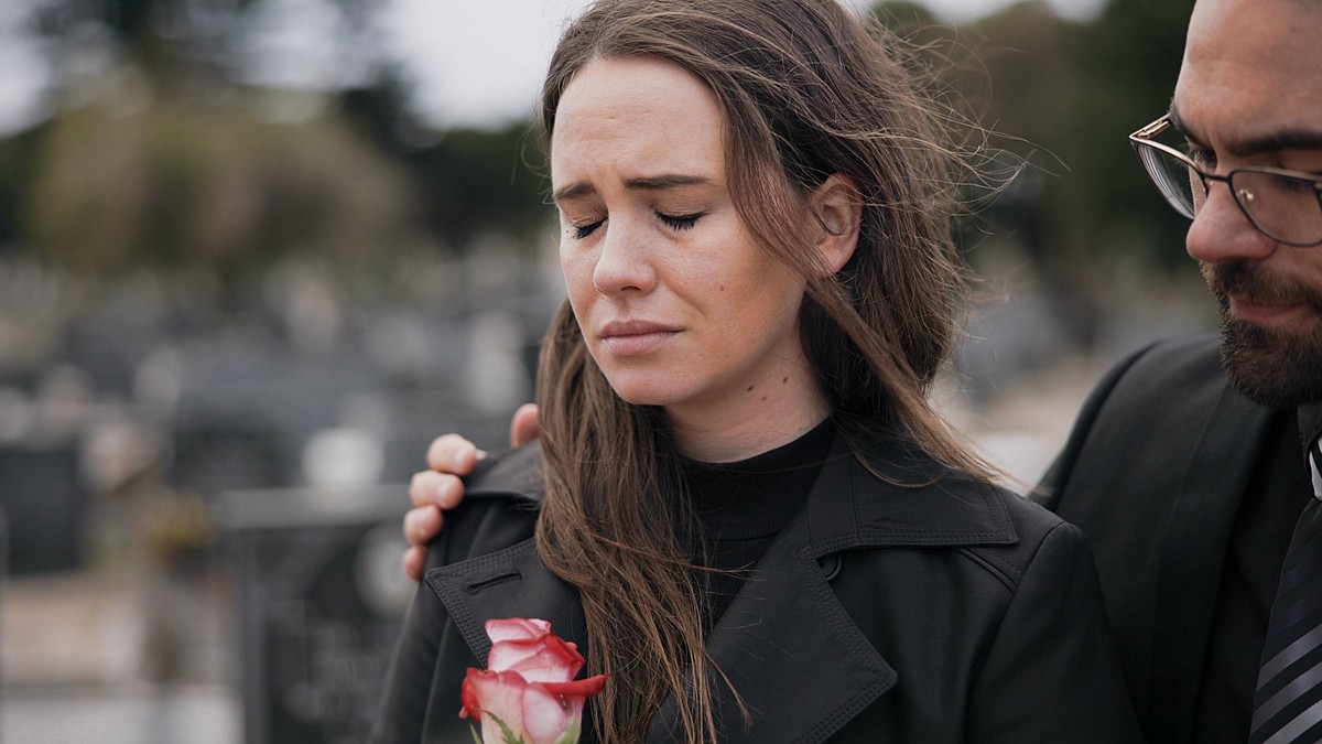 Posle očeve smrti otvorila sam kovertu koju mi je ostavio i saznala gorku istinu / ILUSTRACIJA 