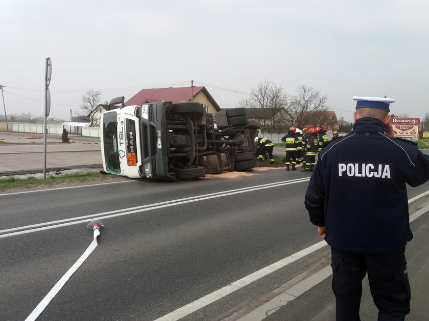 Ewakuacja mieszkańców. Przewróciła się cysterna z gazem