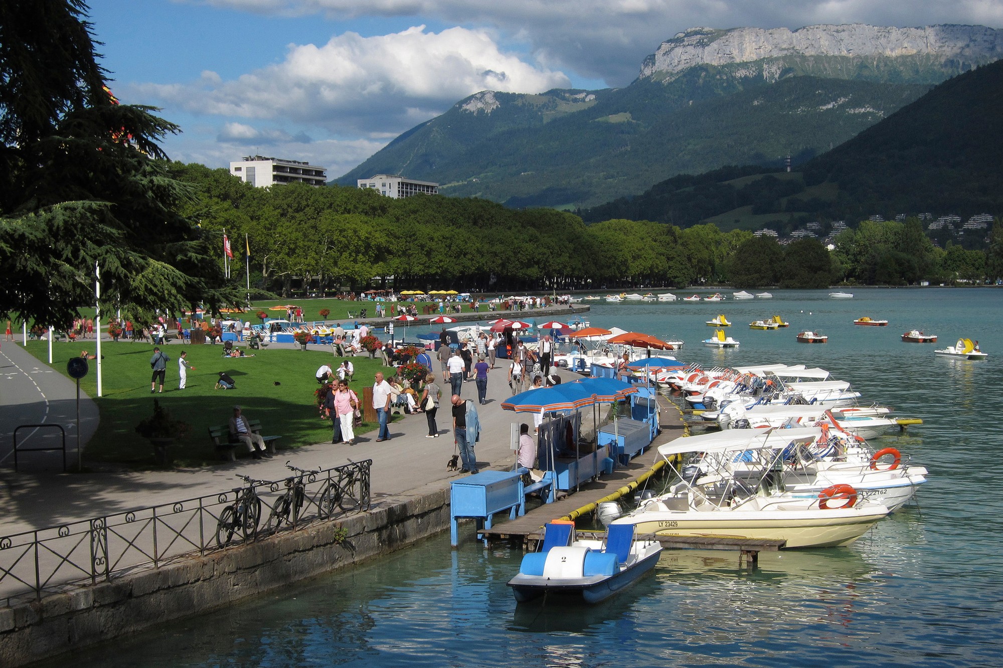 K útoku došlo vo východofrancúzskom meste Annecy.