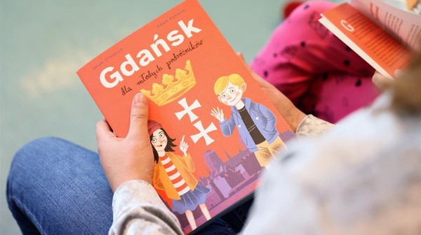 Książka „Gdańsk dla młodych podróżników jest adresowana jest do 7–12-letnich czytelników.
