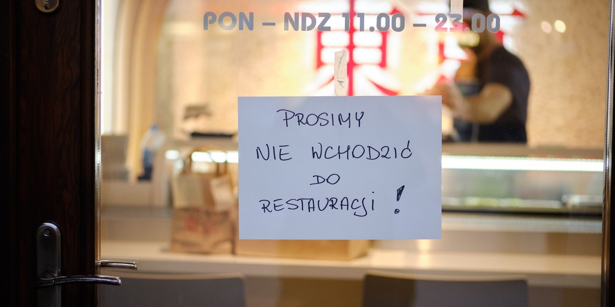 Trudna sytuacja związana z koronawirusem dotyczy m.in. hotelarstwa i gastronomii, gdzie według GUS, zatrudnionych jest ok. 158 tys. osób. Trudne chwile czekają także osoby samozatrudnione, których na koniec 2018 r. było w Polsce już ok. 1,3 mln.