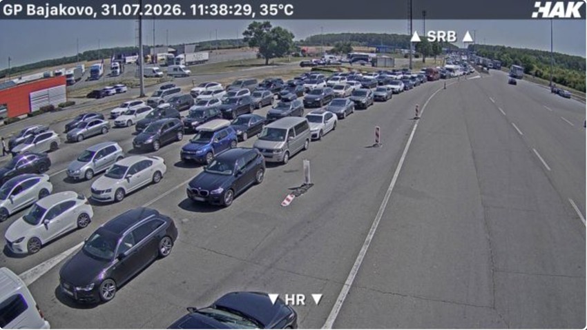 Ulaz u Hrvatsku iz Srbije na hrvatskoj granici Bajakovo