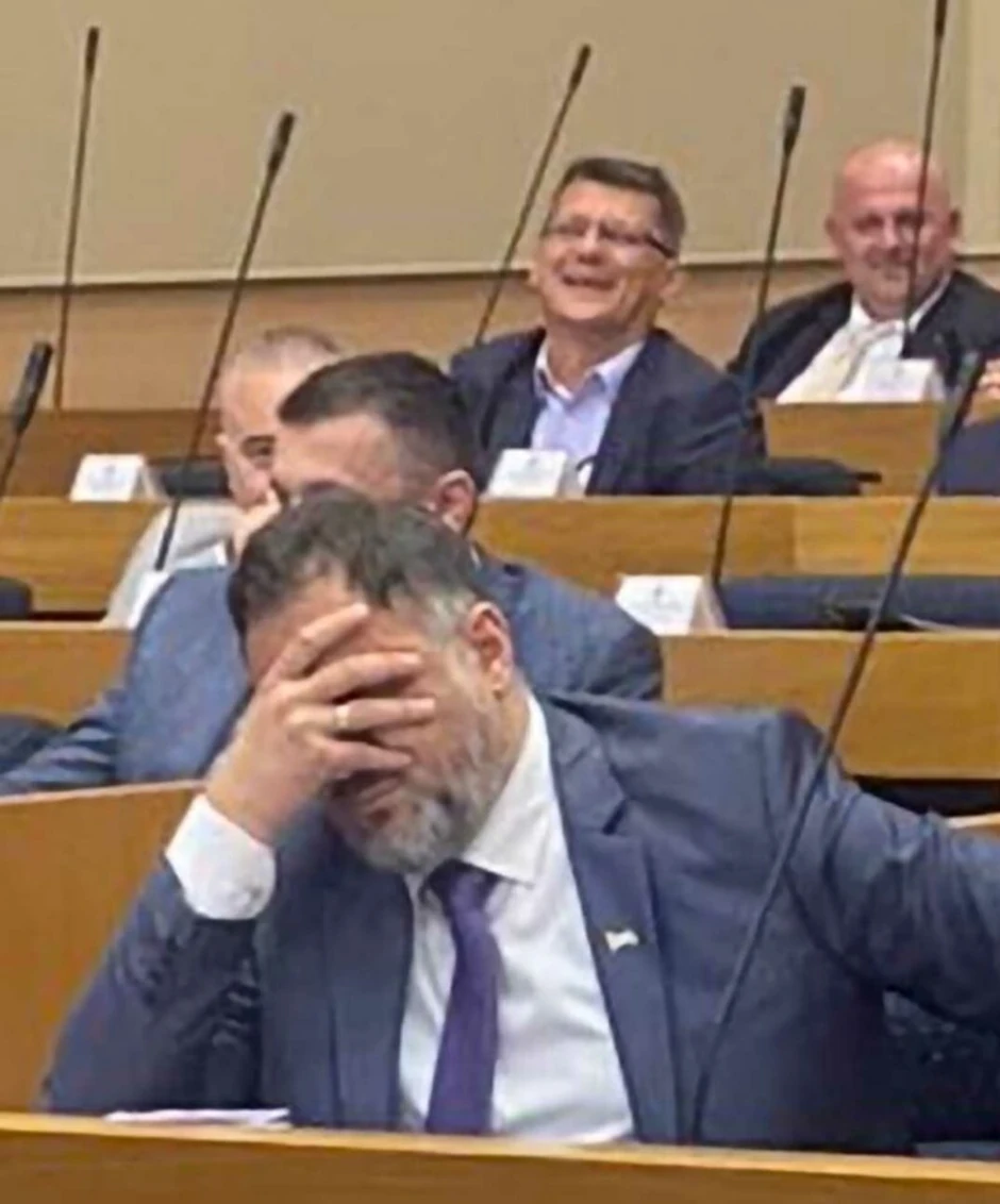 Igor Žunić se hvata za glavu