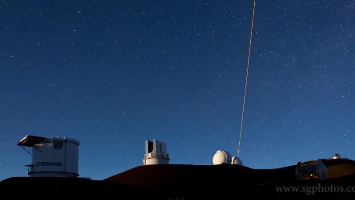 Obserwacja nocnego nieba to bardzo przyjemne zajęcie, jednak równie interesujące jest oglądanie pracy samego obserwatorium astronomicznego. Fotograf Sean Goebel przygotował nam ciekawe wideo, obrazujące siedmiodniową pracę hawajskiego obserwatorium Mauna Kea.