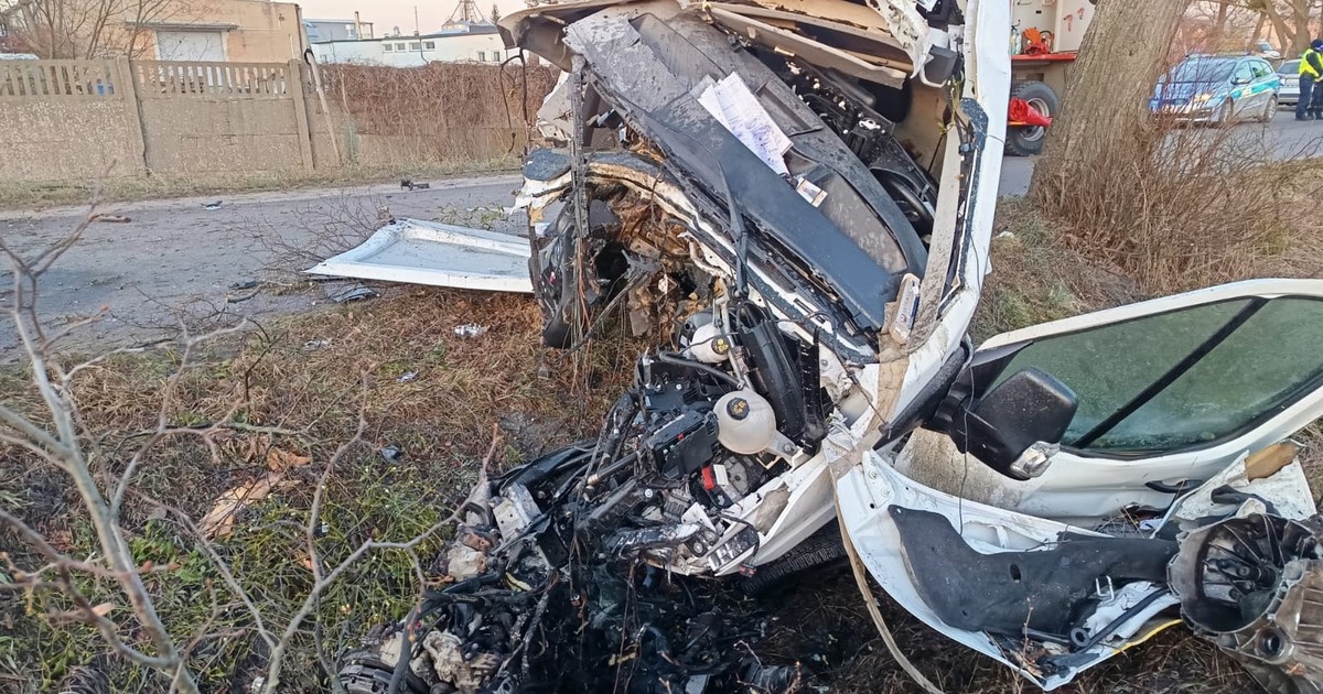 Tragiczny finał kradzieży samochodu. Z trudem patrzy się na te zdjęcia