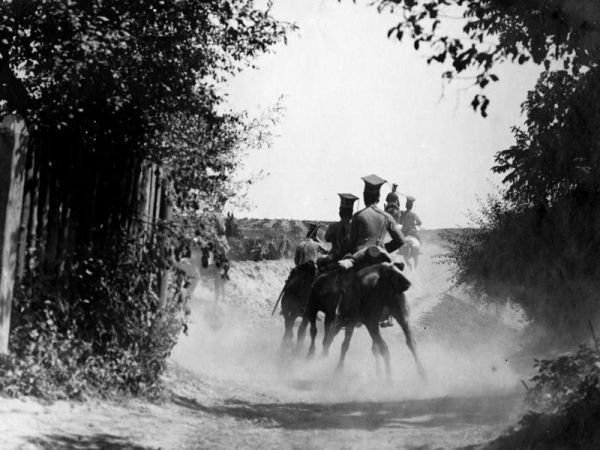 Ułani Legionów Polskich pod Sandomierzem, rok 1917 (fot. Tadeusz Langier, domena publiczna).