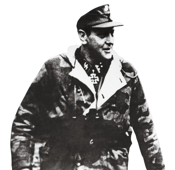 Otto Skorzeny (na zdjęciu z lutego 1945 r.) wsławiony akcją odbicia Benita Mussoliniego grał jedną z głównych ról w operacji Panzerfaust mającej na celu odsunięcie od władzy regenta Horthy'ego i uniemożliwienie Węgrom przejście na stronę aliantów