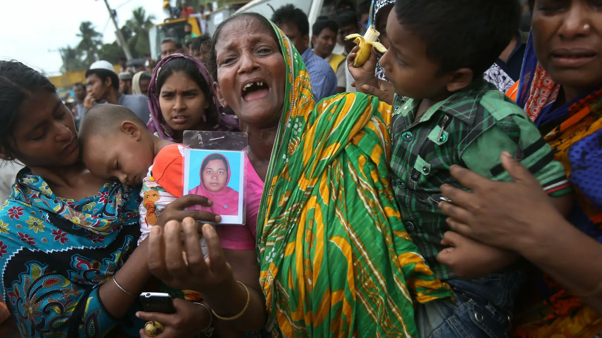 W tych szwalniach zginęło ponad tysiąc osób. Tragedii w Rana Plaza można było zapobiec