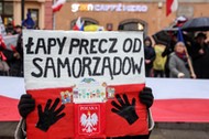 łapy precz od samorządów