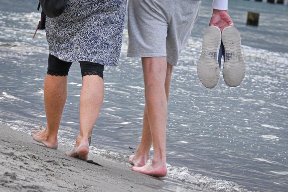 Evropske plaže se zatvaraju zbog opasne "BAKTERIJE KOJA JEDE MESO": Može da izazove teške infekcije i sepsu