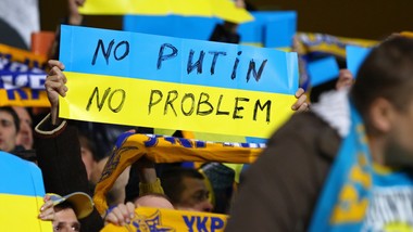 ukrainiec ukarany za mówienie po rosyjsku. w języku okupanta porozumiewał się z kolegami