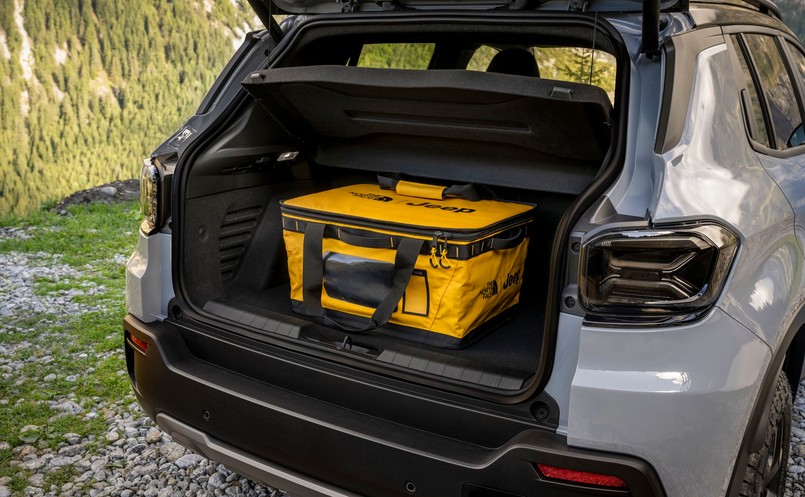 Nowy Jeep Avenger 4xe The North Face Edition