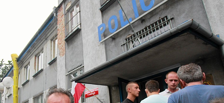 Nocne zamieszki w Zawierciu. Atak na policję za śmierć 21-latka