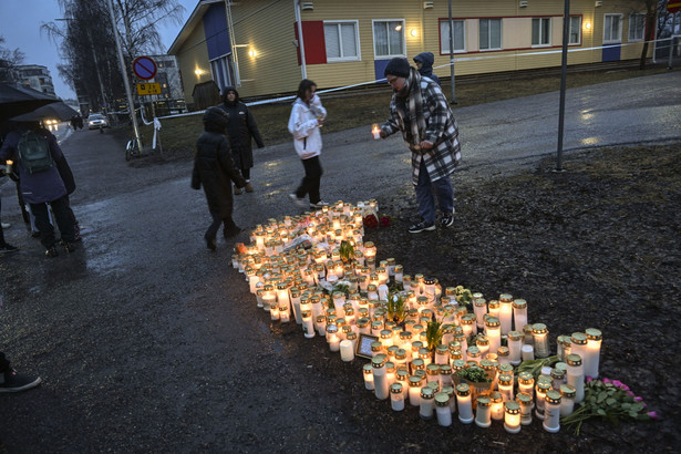 Upamiętnienie ofiar strzelaniny w Finlandii