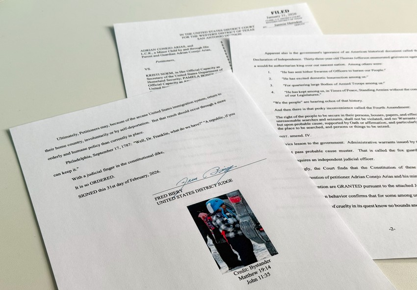 Nalog za oslobađanje Adrijana Koneha Arijasa i njegovog 5-godišnjeg sina Lijama iz pritvora u Teksasu