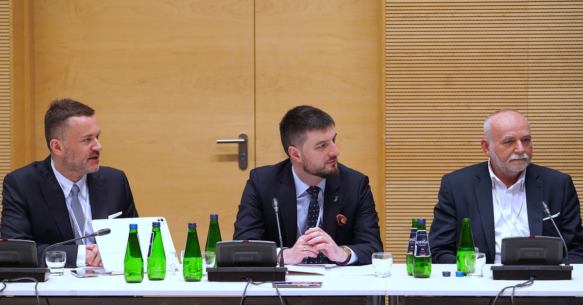 Trwa spór o kontrolę nad światłowodami. Czy ARP przejmie Hawe Telekom?