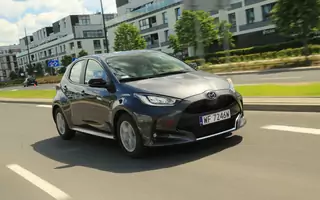 Mazda 2 Hybrid to lek na drogie paliwo. Przekonajcie się dlaczego 