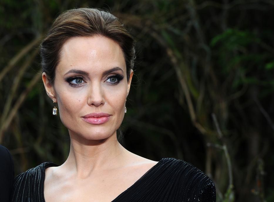 Angelina Jolie-nak menekülnie kellett. Fotó: Getty Images