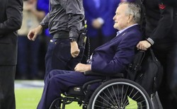 Były prezydent 93-letni George H. W. Bush trafił do szpitala z powodu zakażenia krwi