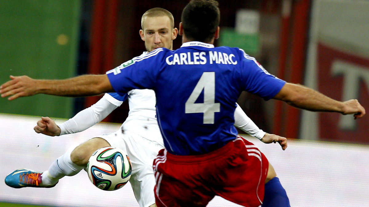 W piątek podopieczni Angela Pereza Garcii zremisowali z Wisłą Kraków 0:0. Carles Marc przyznał, że on i koledzy zasłużyli na trzy punkty.