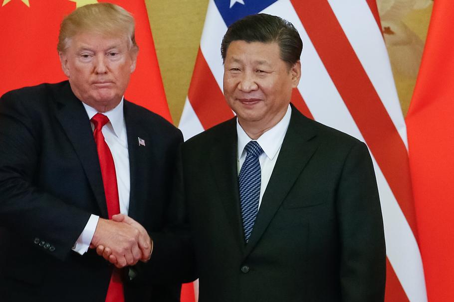 Donald Trump oskarża Chińczyków o wywoływanie deficytu handlowego. Na zdjęciu z przywódcą Chin Xi Jinpingiem