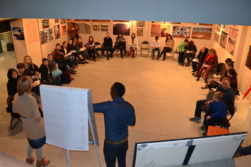 Iznenađeni odzivom: Beograđani na radionici u Muzeju afričke umetnosti