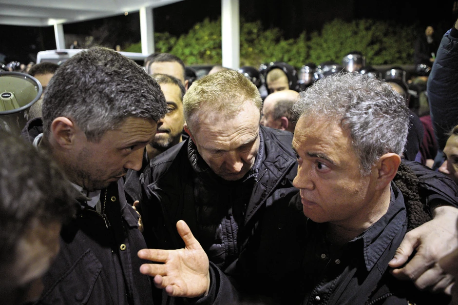 Savez: Zajedničke akcije i oprečne reakcije