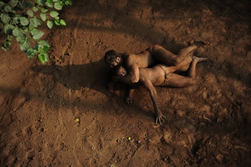 PAKISTAN - TRADITION - WRESTLING