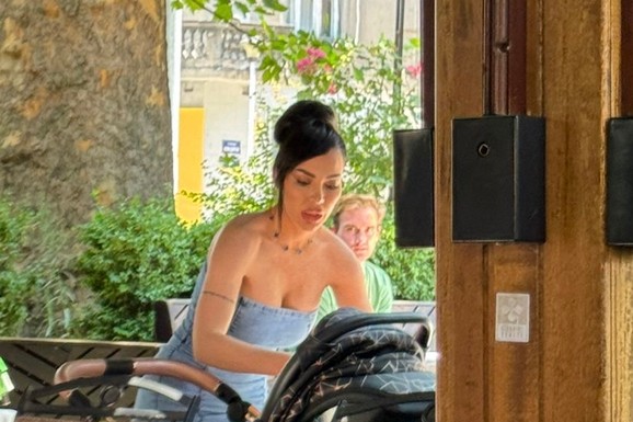 ĆERKA PEVAČA KRIJE MUŽA A sad je odveo na luksuzno putovanje: Na terasi gala večera, a tek kad vidite pogled na bazen