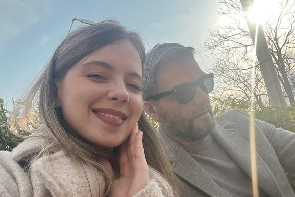 "OD GODINA JE VEĆI PROBLEM ŠTO JE MUSLIMAN I NE JEDE SVINJETINU" Naš glumac zaveo 23 godine mlađu: "Otac ne može da me razume"