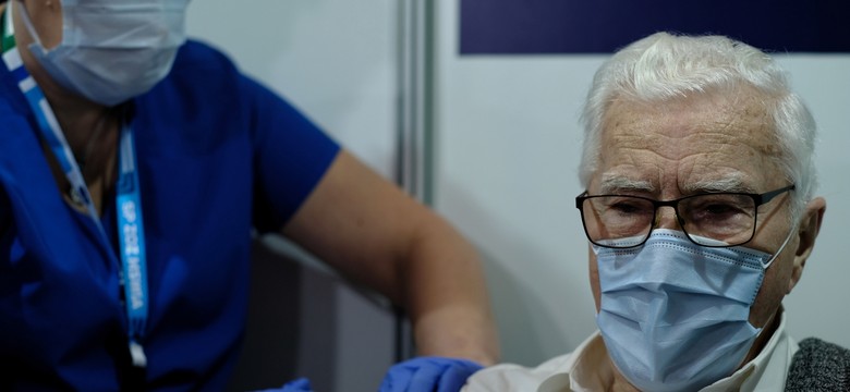 Pierwszy zaszczepiony w Polsce senior: Nie ma wymówek