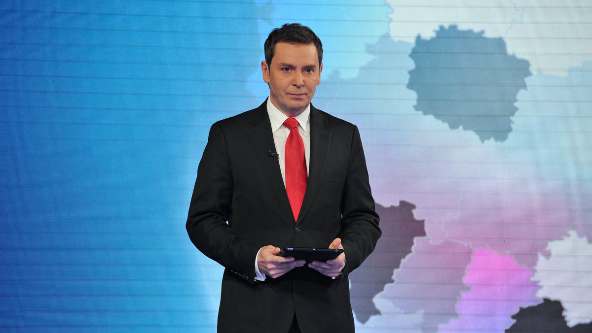 Michał Adamczyk w sobotę poprowadzi "Wiadomości" TVP1 o godz. 19.30 - dowiedział się portal Wirtualnemedia.pl. Dziennikarz wraca do głównego wydania serwisu TVP1 po kilku latach.