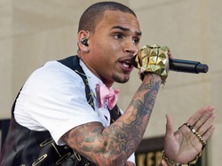 Chris Brown zgubił Rolexa, ale znalazł się uczciwy fan...