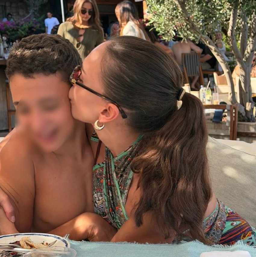 Emina Jahović na plaži