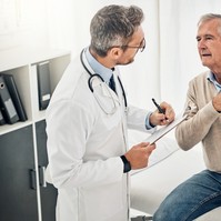 A tüdőrák vállfájással, az ujjak bedagadásával is jelezhet, de biztosan csak így deríthető ki az oka