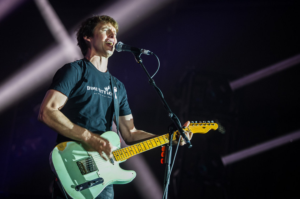 "Piosenka dla Trumpa". James Blunt na warszawskim Torwarze [RELACJA]