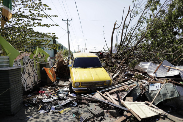 Indonezja: Bilans ofiar śmiertelnych trzęsienia i tsunami przekroczył 832 osoby