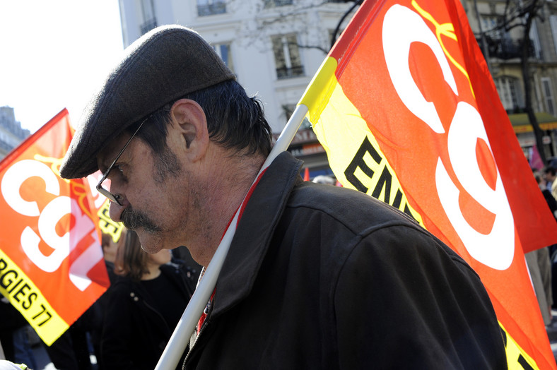 Francuscy pracownicy są coraz bardziej zdesperowani - strajki już im nie wystarczają