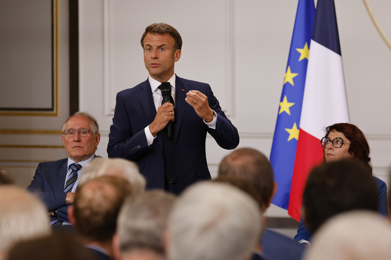 Emmanuel Macron podczas spotkania z burmistrzami w Pałacu Elizejskim, 4 lipca 2023 r.