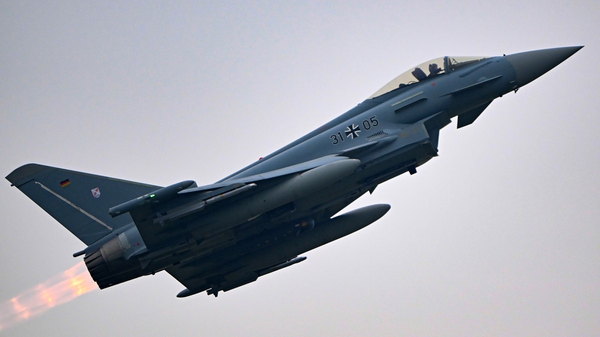 Ilustracija: Jurofajter tajfun