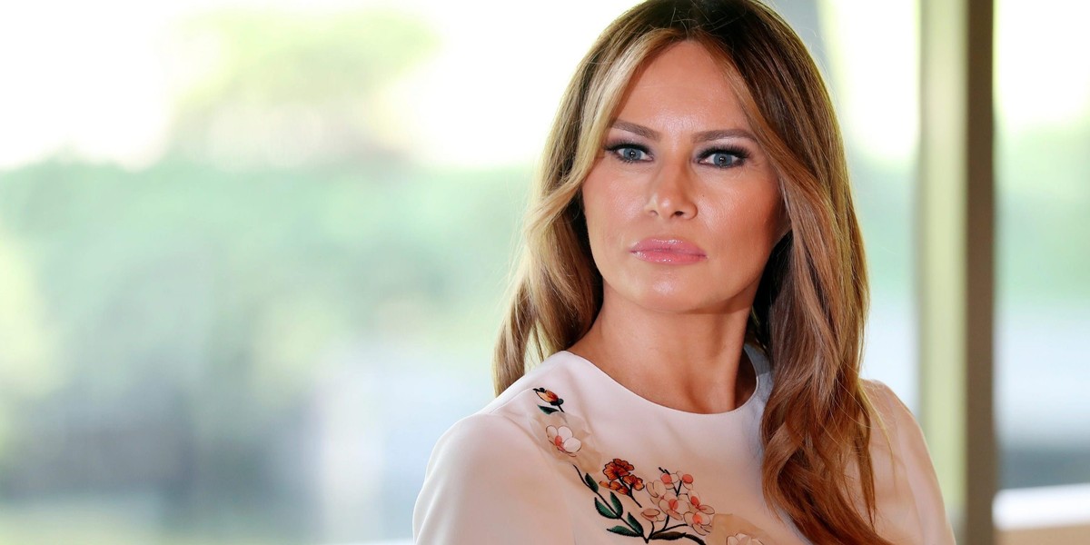 Ekspert od mowy ciała o czułościach Melanii i premiera Kanady