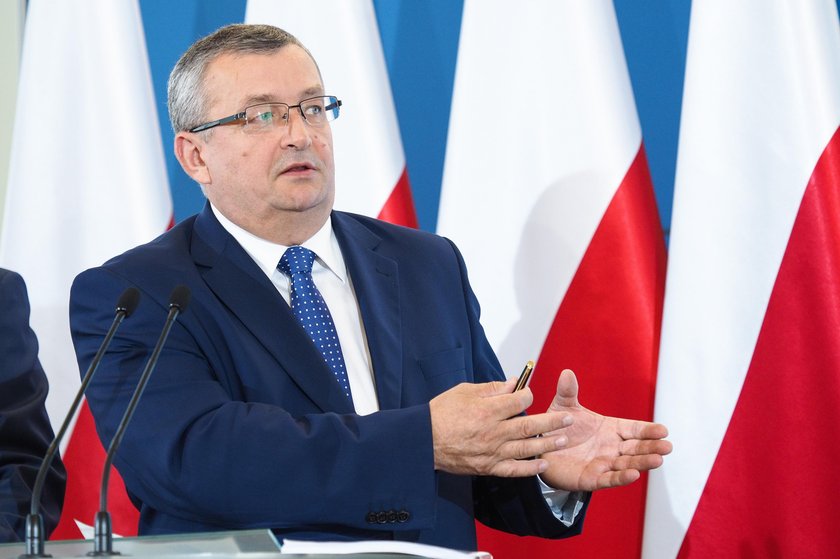 Andrzej Adamczyk, minister infrastruktury.