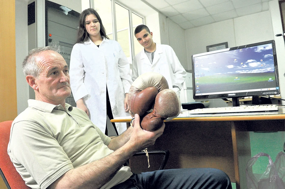 Kako nekad u ringu, tako i danas u školi da decom. Taktički.