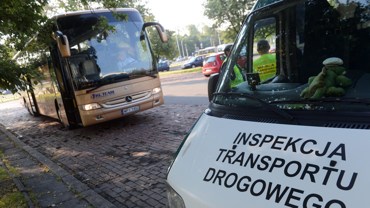 Twoje dziecko jedzie na wakacje? Sprawdź autokar