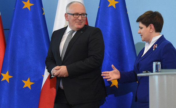 Szydło rozmawiała z Timmermansem o stanie prac ws. TK. "Wie, że jest inicjatywa z naszej strony"