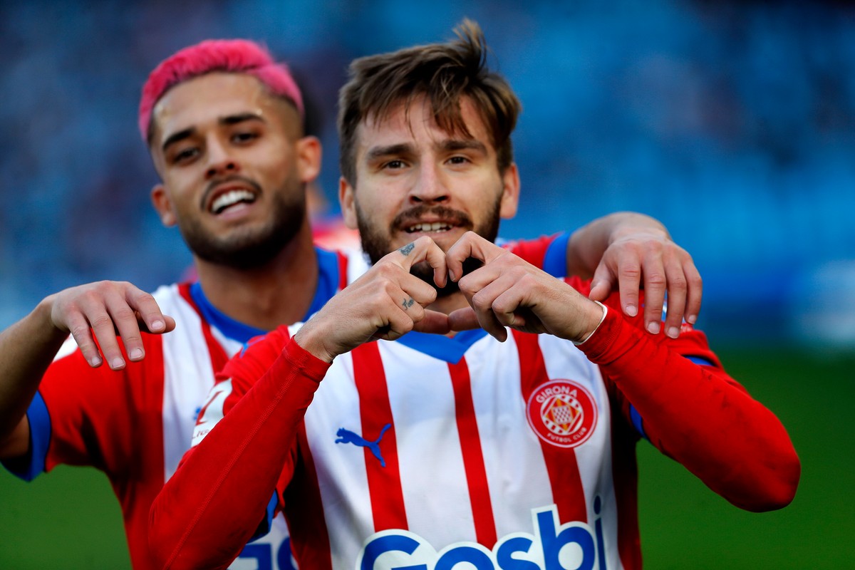 Portu cieszy się ze strzelonego gola w meczu z Celtą Vigo