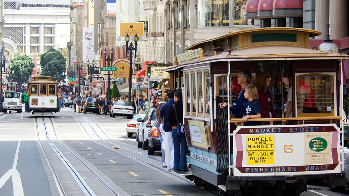 Chinatown jest passé - za dużo tam turystów. Tak w każdym razie twierdzi autorka bestsellerów z San Francisco, Amy Tan. Tymczasem Chinatown jest scenerią wielu jej powieści, niemalże jedną z występujących w nich postaci. To intrygujące miejsce: egzotyczne i kolorowe jak sen.